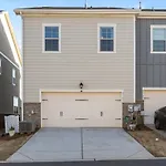 Luxurious King 3Br Townhouse Mins To Uptown Clt!