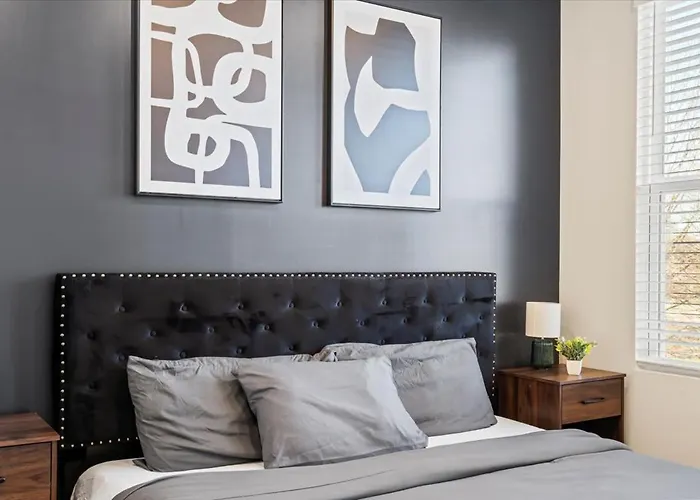 Luxurious King 3Br Townhouse Mins To Uptown Clt!