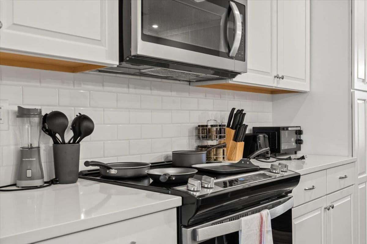 Luxurious King 3br Townhouse Mins To Uptown Clt! * Charlotte