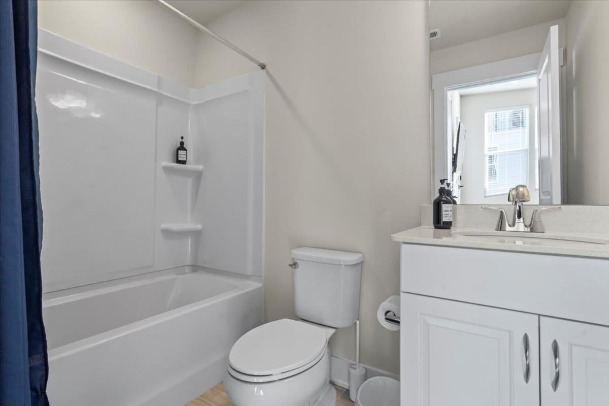 Luxurious King 3br Townhouse Mins To Uptown Clt! Charlotte