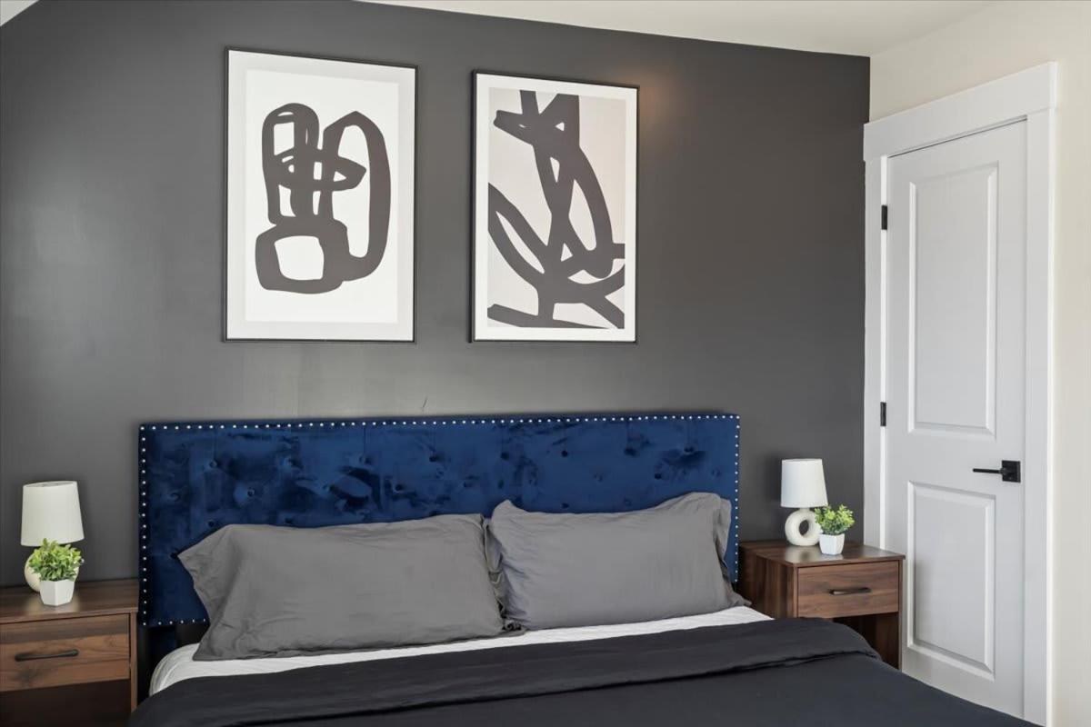 Holiday home Luxurious King 3br Townhouse Mins To Uptown Clt! Charlotte