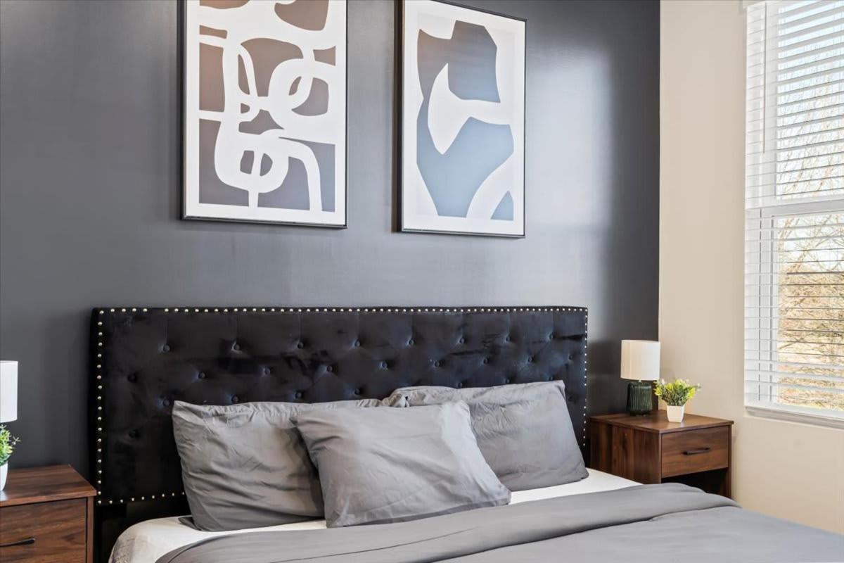 Luxurious King 3br Townhouse Mins To Uptown Clt!