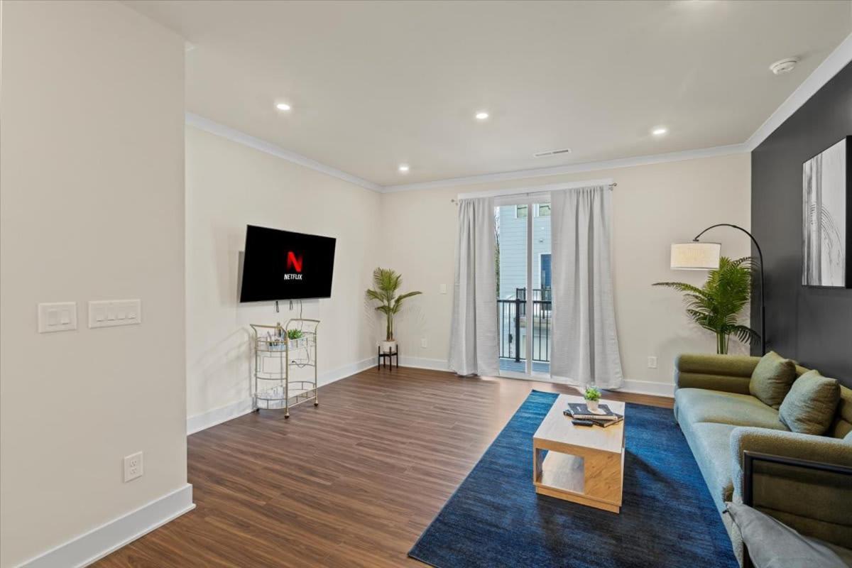 Luxurious King 3br Townhouse Mins To Uptown Clt! Charlotte