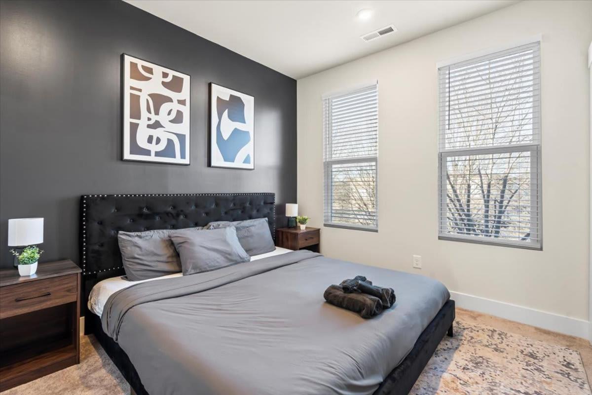 Luxurious King 3br Townhouse Mins To Uptown Clt! Charlotte